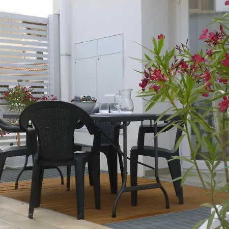 بيت للعطل Charm *