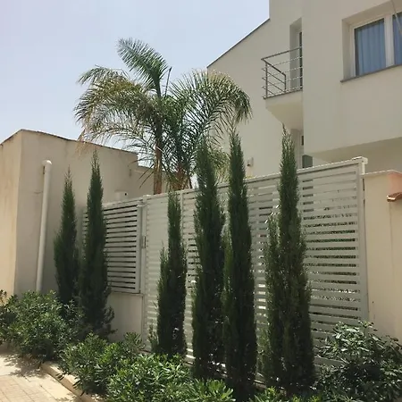 Charm بيت للعطل تيراسيني